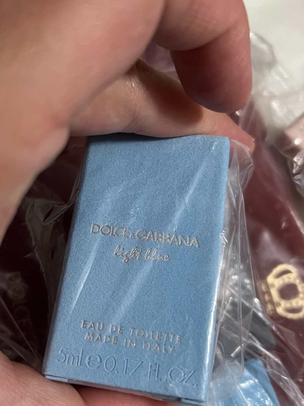 Dolce and Gabbana Set of four fragrances and cosmetic bag - Picture 5 of 7